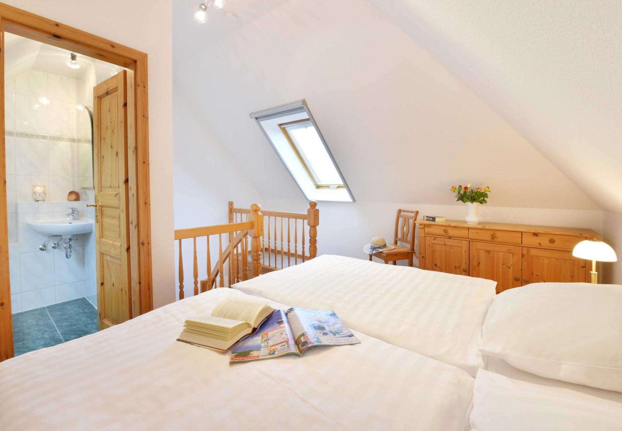 Stoertebeker Appartements - "Stoertebeker Pferdehof" Ralswiek Habitación foto