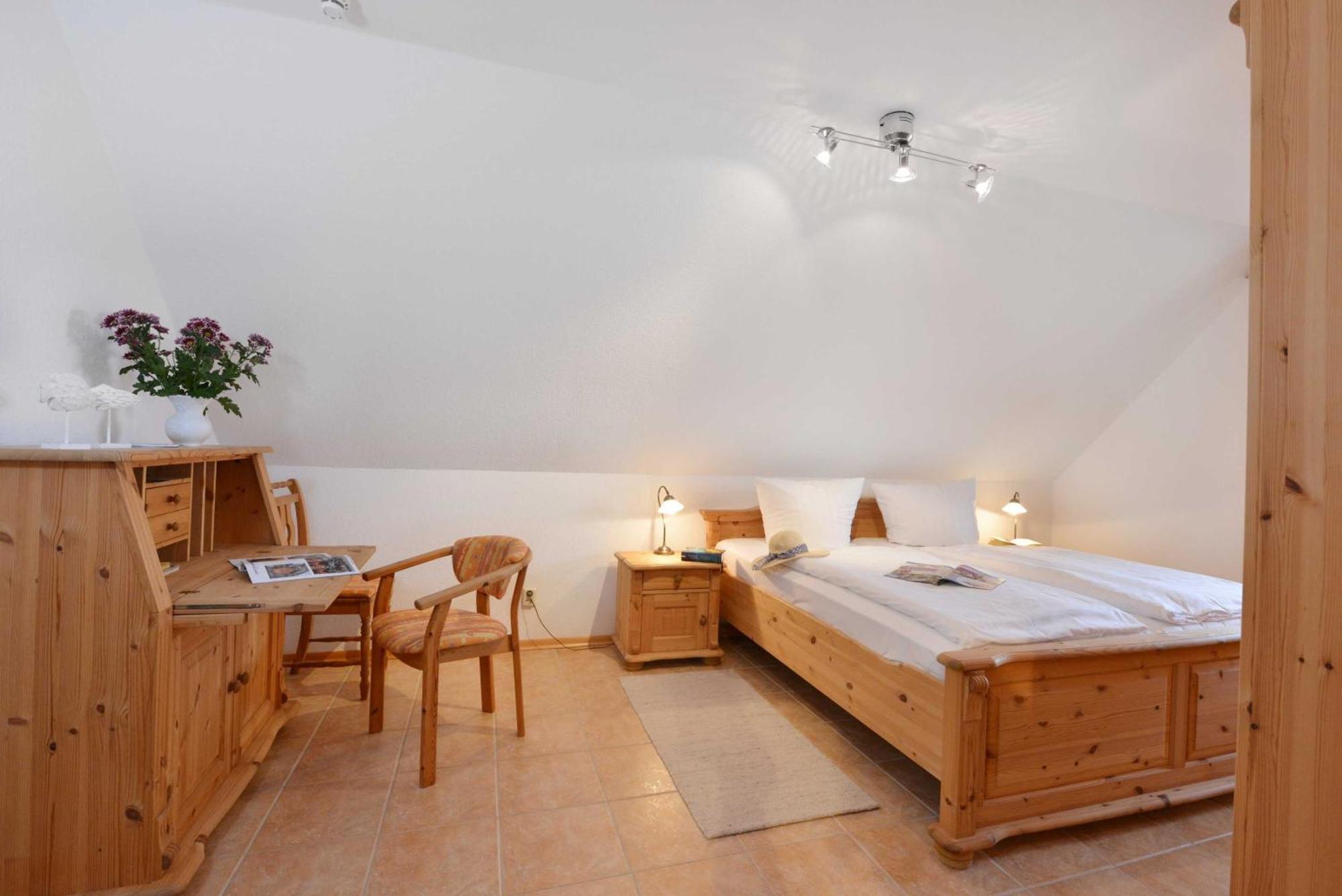 Stoertebeker Appartements - "Stoertebeker Pferdehof" Ralswiek Habitación foto