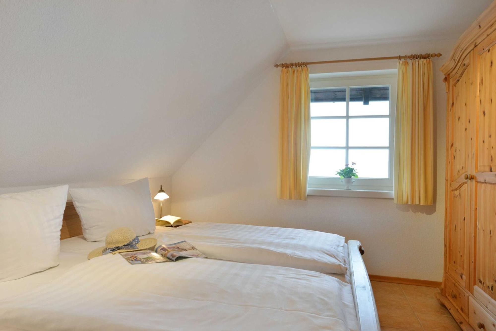 Stoertebeker Appartements - "Stoertebeker Pferdehof" Ralswiek Habitación foto