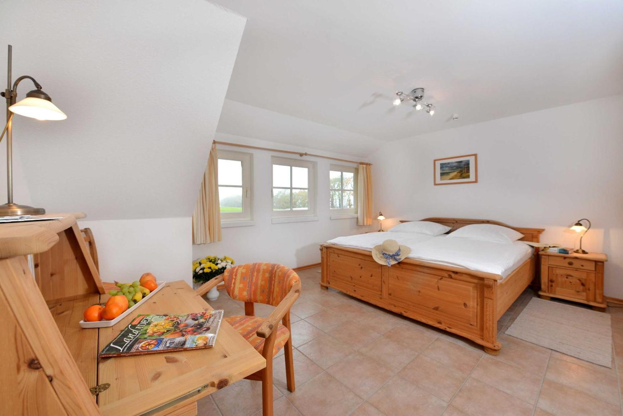 Stoertebeker Appartements - "Stoertebeker Pferdehof" Ralswiek Habitación foto