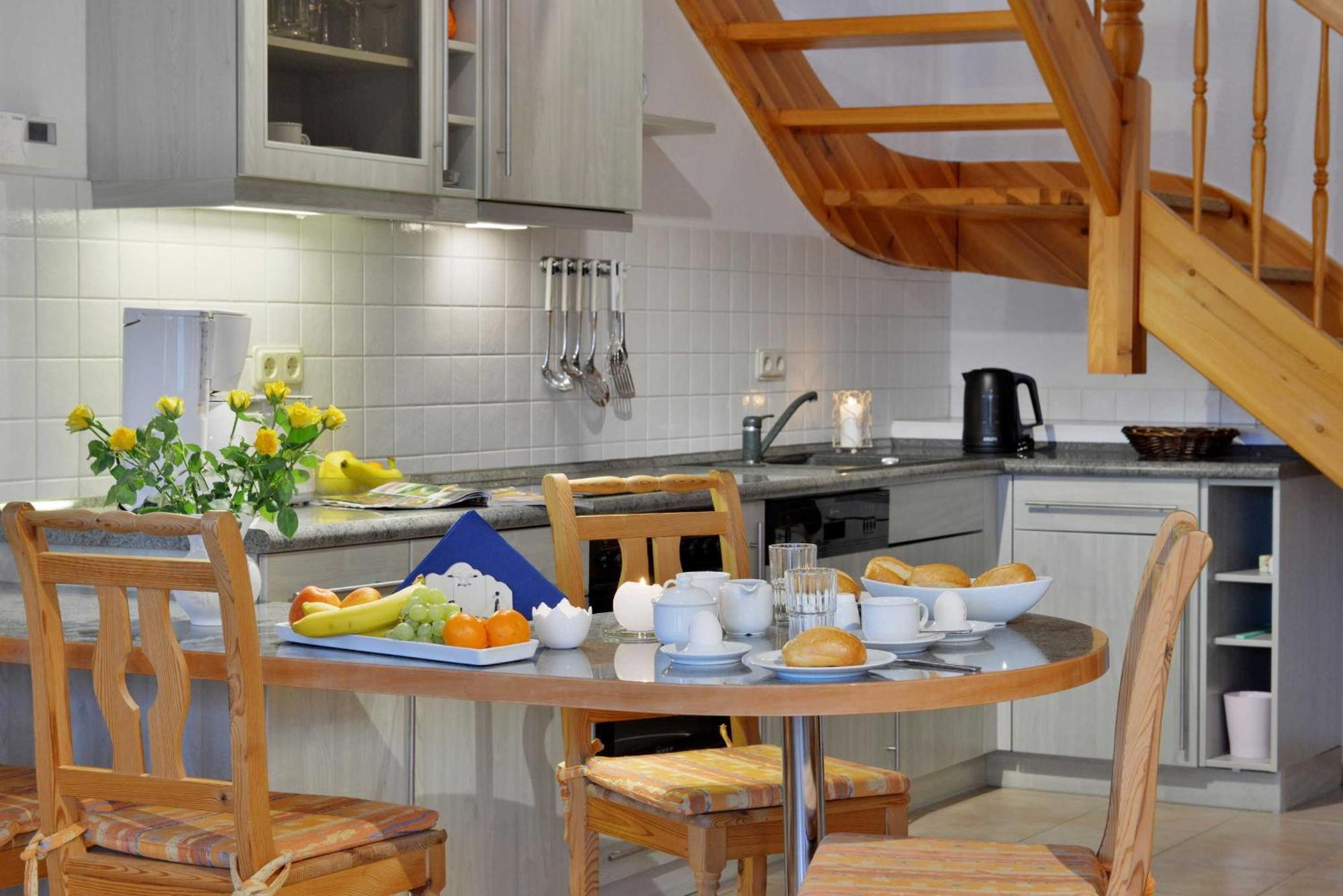 Stoertebeker Appartements - "Stoertebeker Pferdehof" Ralswiek Habitación foto