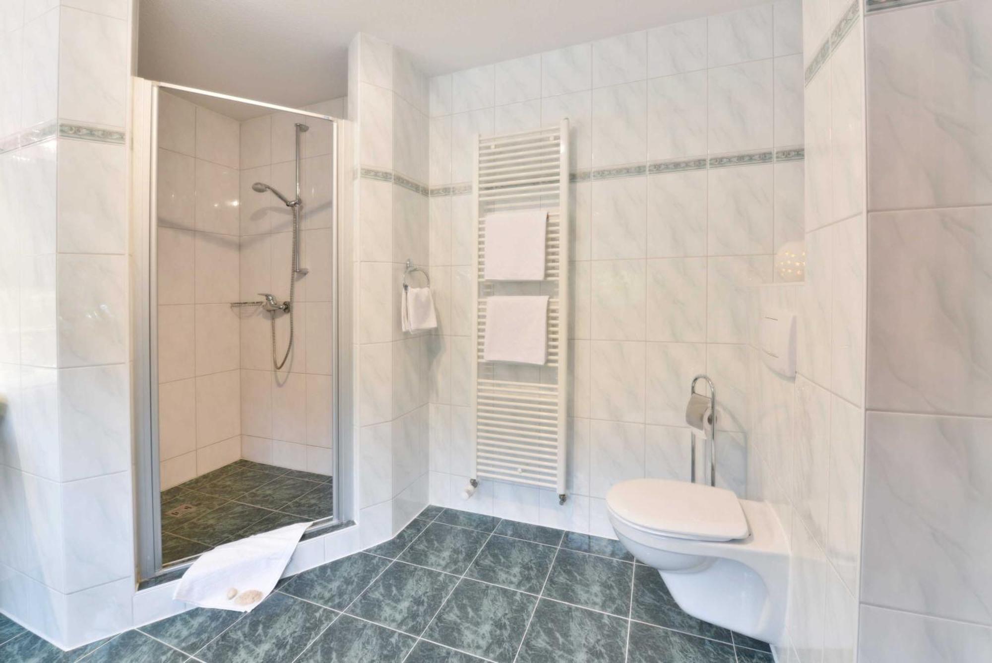 Stoertebeker Appartements - "Stoertebeker Pferdehof" Ralswiek Habitación foto